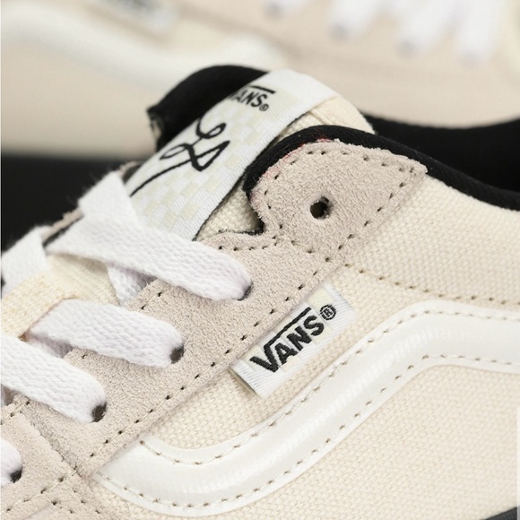 Vans Lizzie Low Shoes - Vintage White/Black - Picture 5 of 5
